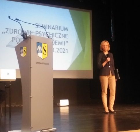 Seminarium "Zdrowie psychiczne podczas pandemii" - Agnieszka Tekiela, dyrektor Powiatowego Centrum Pomocy Rodzinie w Strzelinie